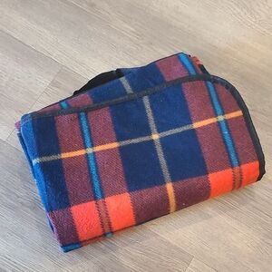 NEW! Plaid  PORTABLE CAR  Blanket with Blue and Red Pattern